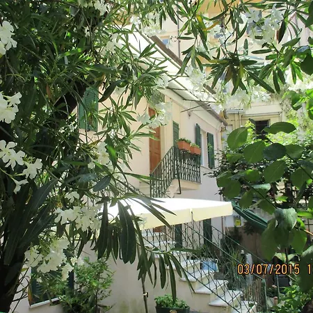 Il Giardino Degli Oleandri *