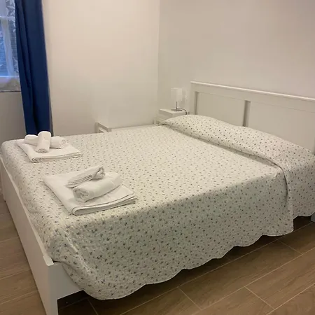 吉艾尔迪诺德里奥兰卓公寓 公寓 斯培西亚